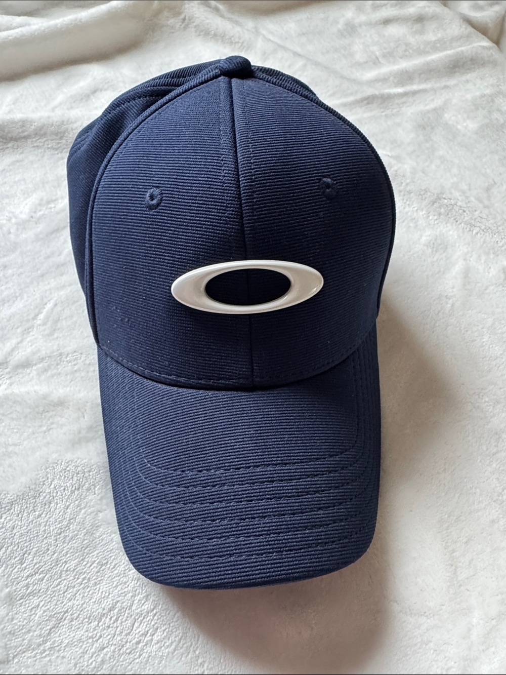 Oakley Navy Hat with O Emblem